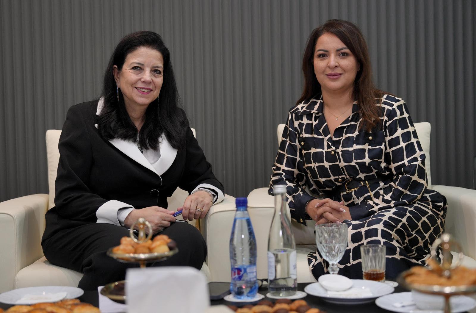 En marge de la 3ᵉ édition de GITEX Africa, Madame la Ministre a tenu une réunion bilatérale avec la Directrice générale de la Digital Cooperation Organization (DCO).