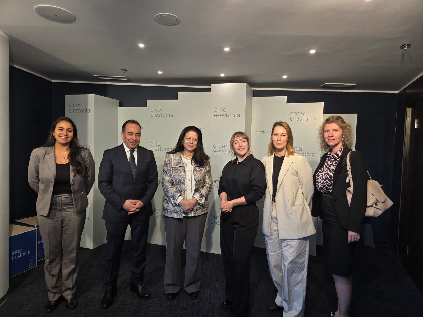 En ouverture de sa mission en Estonie, Madame la Ministre, a visité lundi 26 mai 2025, Tallinn le E-Estonia Briefing Centre (e-Estonia).
