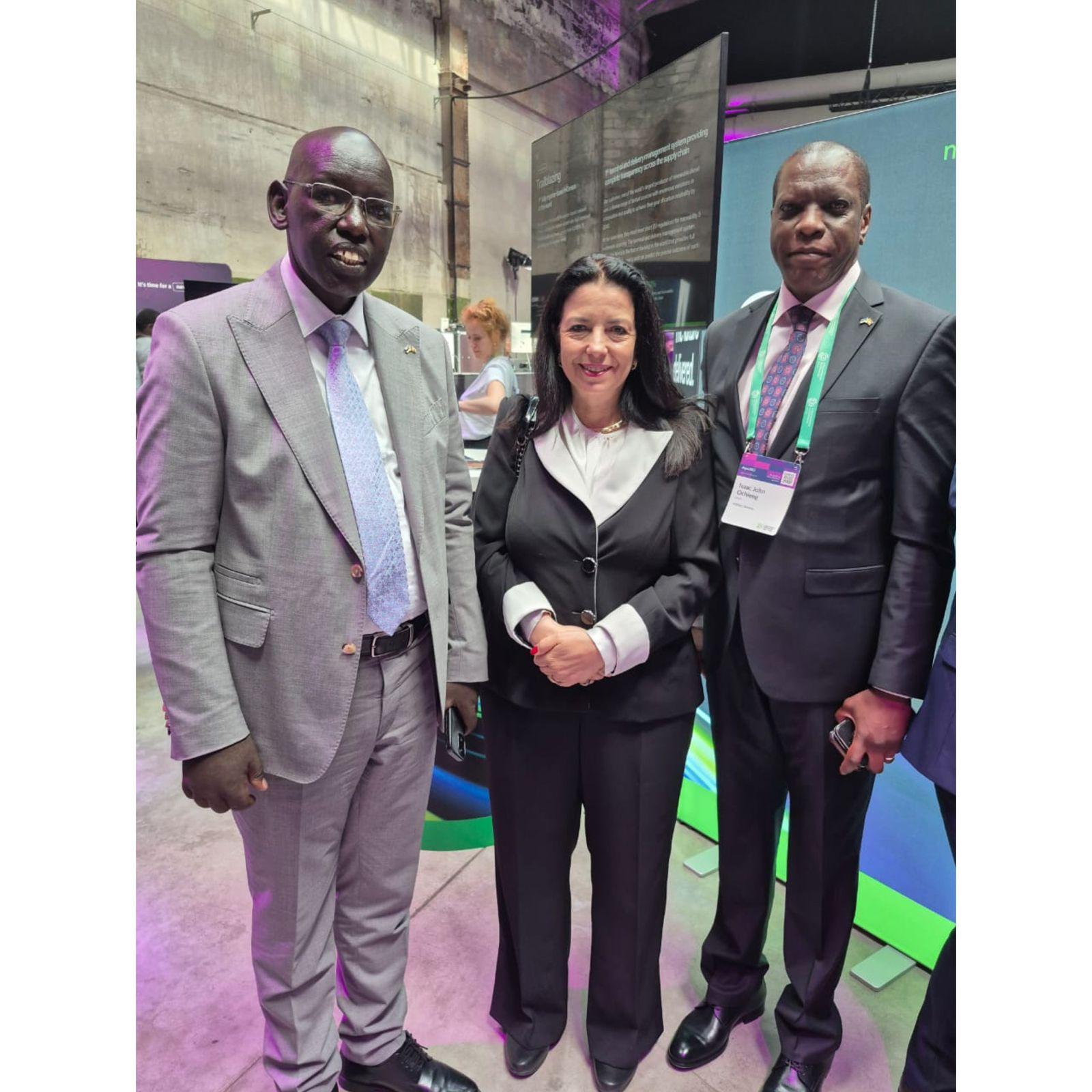 Dans le cadre de sa visite de travail, Madame la ministre a assisté, le 28 mai 2025, à une réunion organisée par le président de la République d'Estonie.