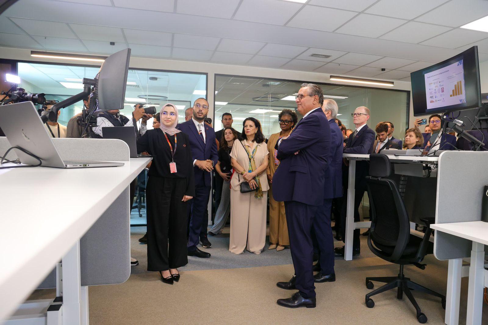 Le Premier Ministre Aziz Akhannouch, accompagné de Madame la Ministre Amal Falah Seghrouchni, a inauguré, le 17 juin 2025, le nouveau centre de recherche et développement d'Oracle à Casablanca.
