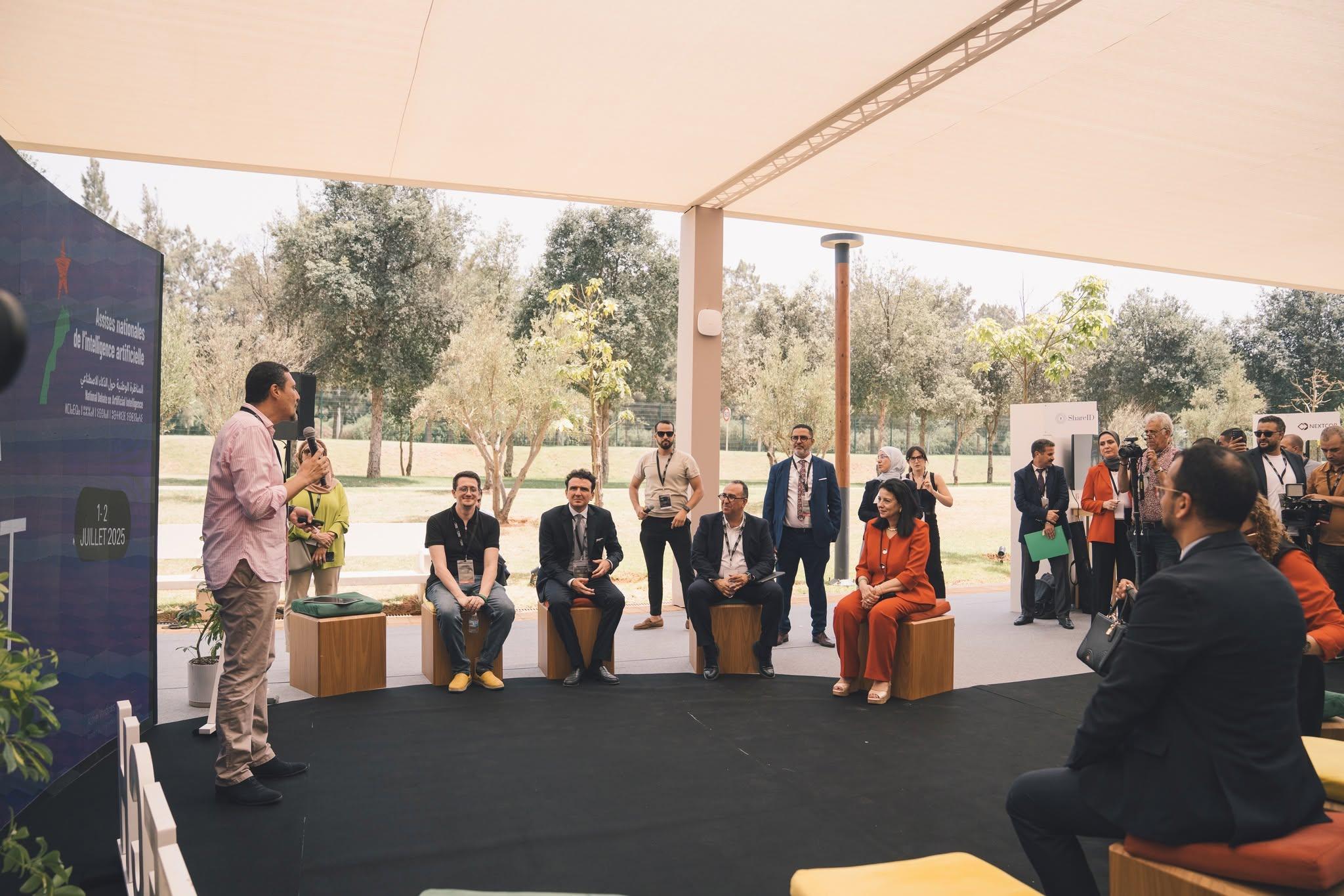 En marge des Assises Nationales IA, Madame la Ministre a visité le Village Startup qui réunit 30 startups marocaines opérant dans le domaine de l’IA.