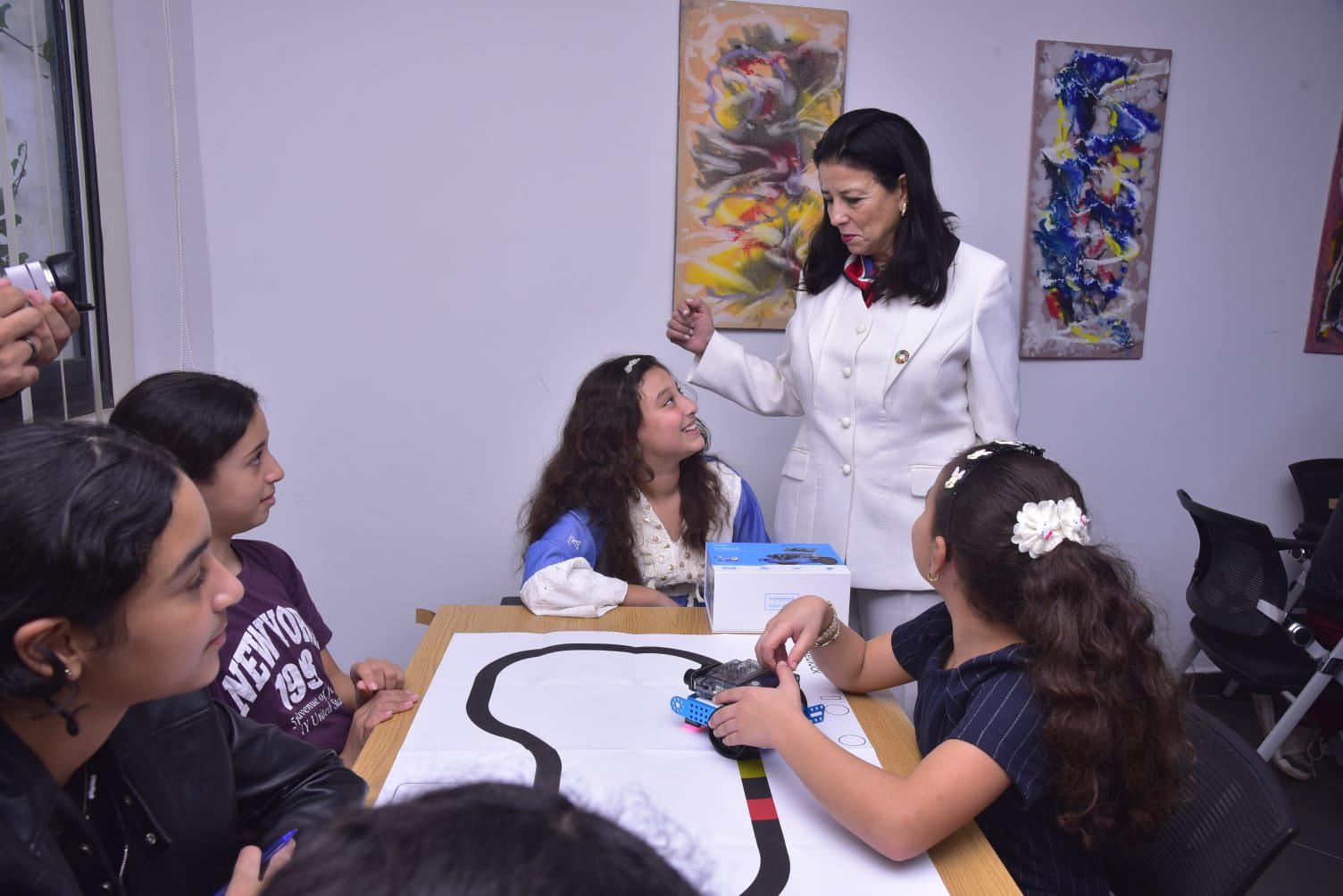 Lancement du programme national de formation au numérique et à l’intelligence artificielle au profit des enfants