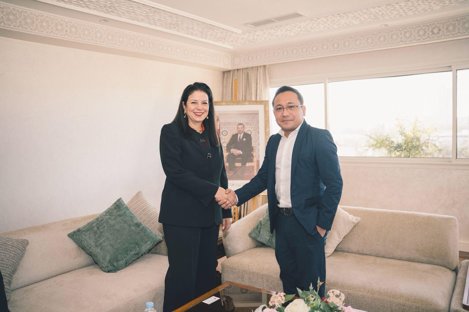 Madame la Ministre a reçu M. David Almirol, Sous-secrétaire à l'administration électronique au Ministère des Technologies de l'information et de la communication des Philippines.