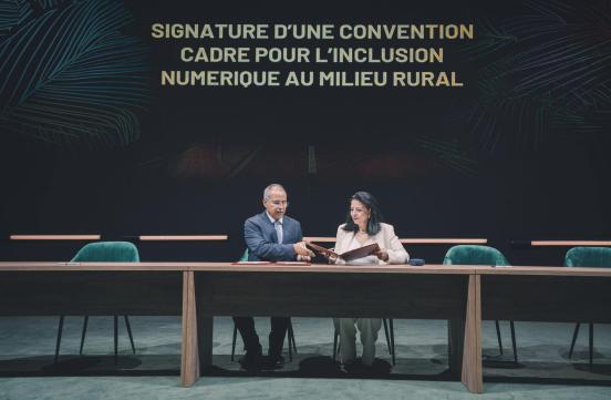 Mme la Ministre et Monsieur le Président du Directoire du Groupe Crédit Agricole du Maroc, ont signé une convention cadre visant l’inclusion numérique au milieu rural.