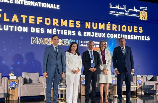 Mme la ministre a participé, le 05 novembre 2025 à Marrakech, a participé aux événements de la conférence internationale sur les plateformes numériques, organisée par le Conseil national de la concurrence.