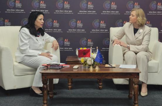 Madame la Ministre Lors du Sommet sur l'impact de l'IA à New Delhi, a rencontré Mme Hina Virkonnen, vice-présidente de la CE pour la technologie, et M. Roberto Viola, directeur général de la Direction des réseaux de communication de la CE.