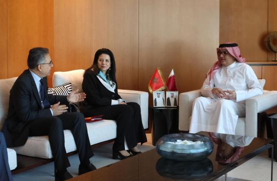 Madame la Ministre Amal El Fallah Seghrouchni rencontre son homologue qatari, Monsieur le Ministre Mohammed bin Ali bin Mohammed Al Mannai dans le cadre de sa participation au Web Summit Qatar 2026.