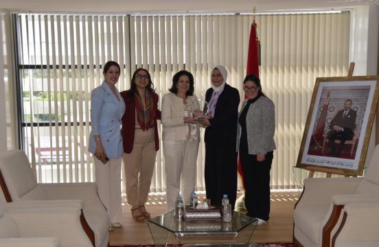 Madame la Ministre a reçu, le mercredi 6 mai 2026 au siège du Ministère à Rabat, un trophée remis par une délégation de “Women in AI Morocco”.